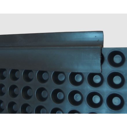 Felületszivárgó drainlemezhez lezáró profil